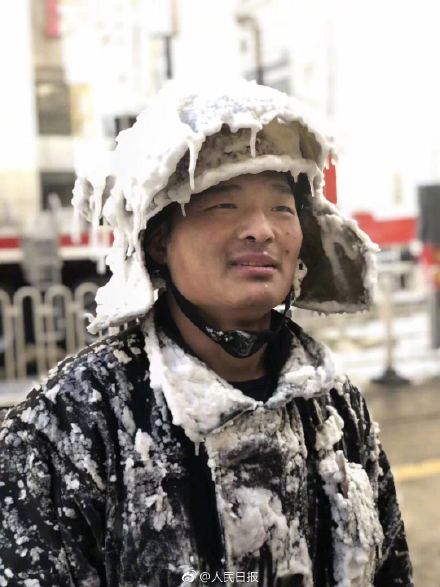 全身结冰的消防员 最美的“雪人”-汇美优普